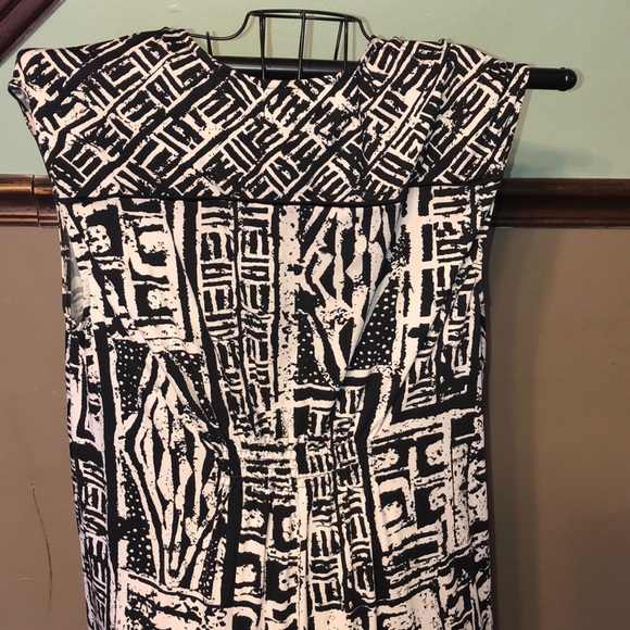 Dress - Picture 3 of 4